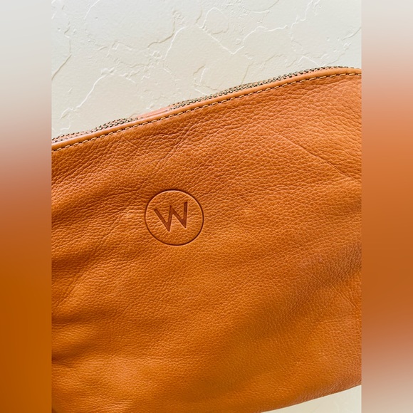 Wanderers Leather Crossbody Wristlet Clutch Tan Brass Hardware Great Pockets EUC - Picture 15 of 15